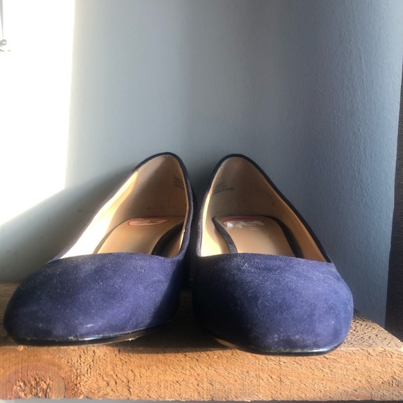 Navy Suede Block Heel Pumps in US 7 - Picture 2 of 8